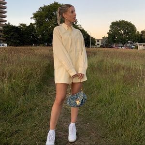 OVERSIZED YELLOW BUTTON UP